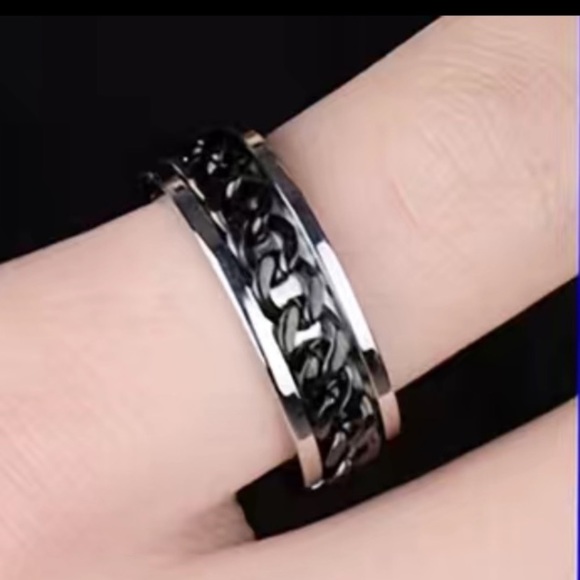 Silver Black Chain Anxiety Fidget Spinner Ring - Picture 2 of 4